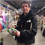 Laureato in lingue e studente di relazioni internazionali disponibile per ripetizioni in lingue e materie umanistiche